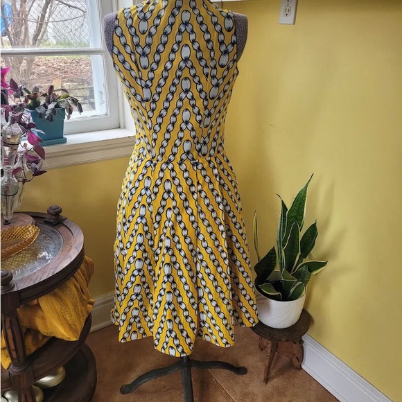 🥳💰👗SOLD👗💰🥳Vintage 1950's Handmade cotton dress in yellow/white US 6 - Picture 2 of 4
